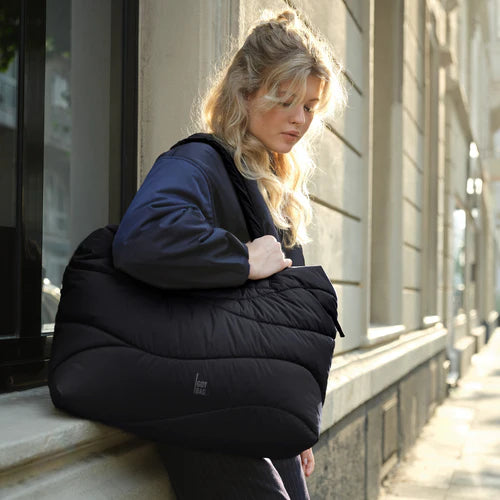 Wavy Puffer Everyday Bag (Monochrome)