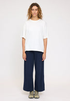 Angelique ist 1,75 und trägt Größe S