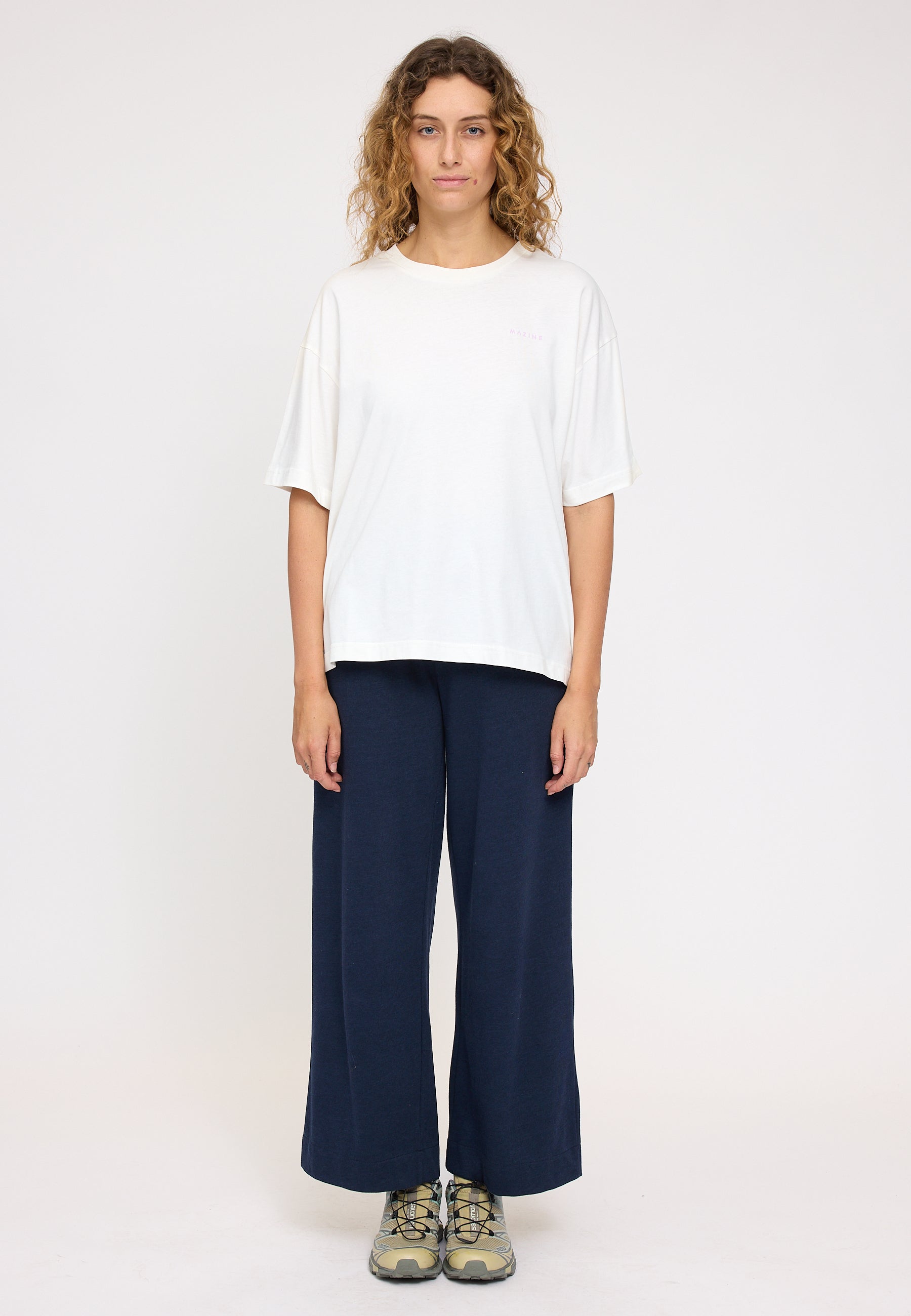 Angelique ist 1,75 und trägt Größe S