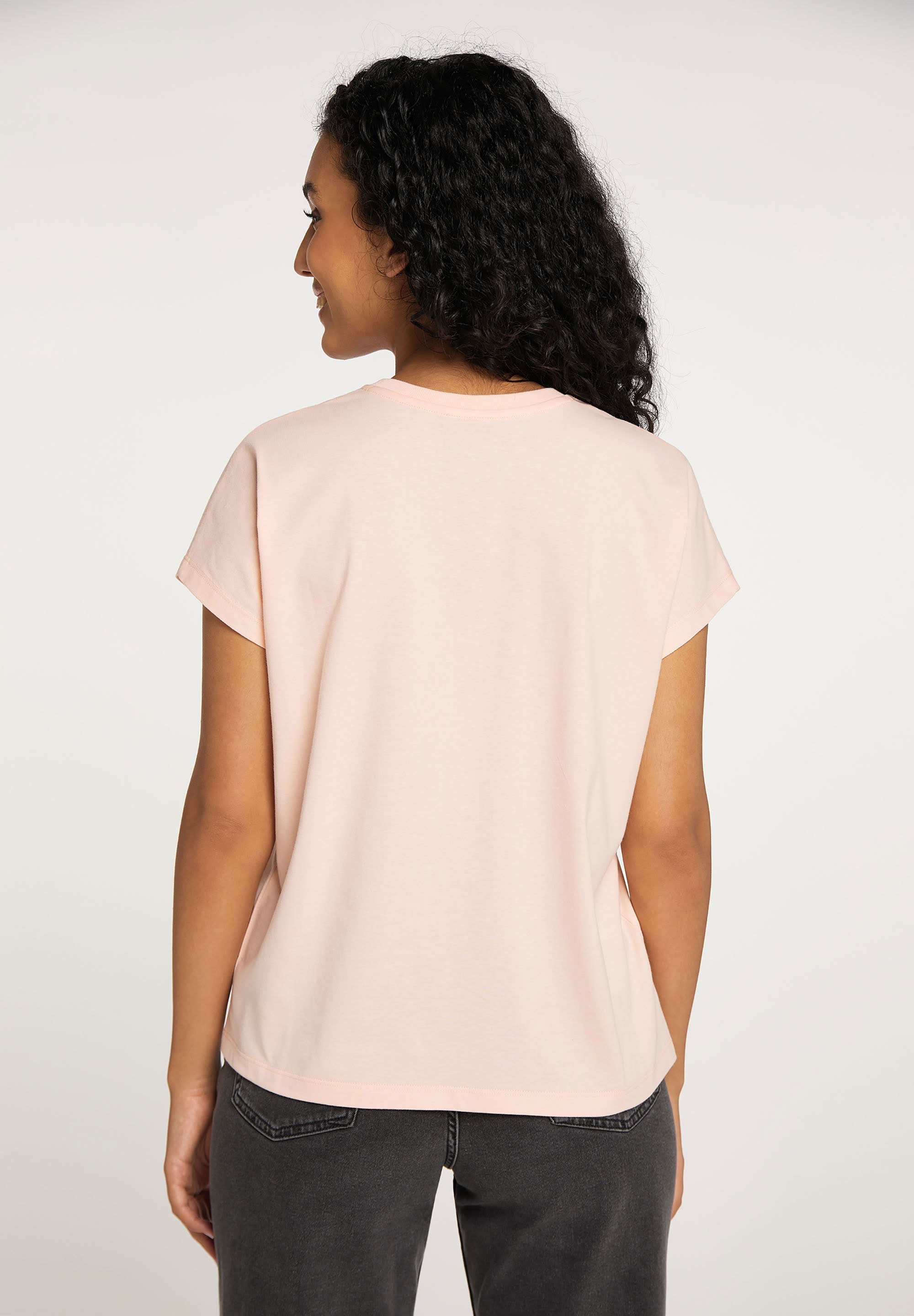 SOMWR VACANT TEE T-Shirt ROS061